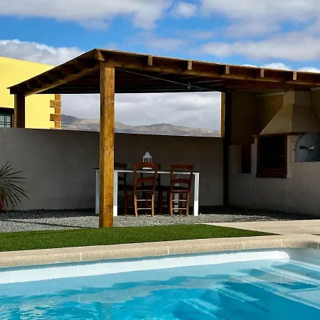 En La Montana Con Piscina En Fuerteventura *