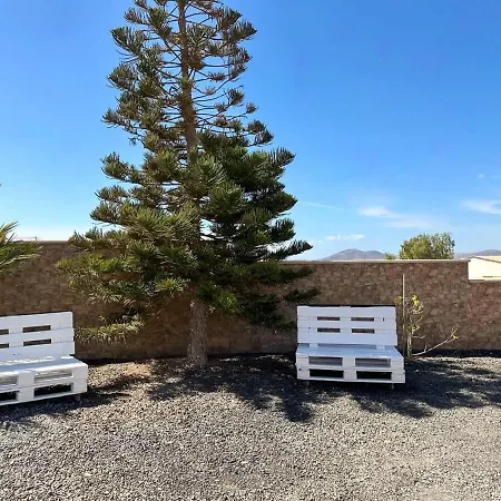 En La Montana Con Piscina En Fuerteventura