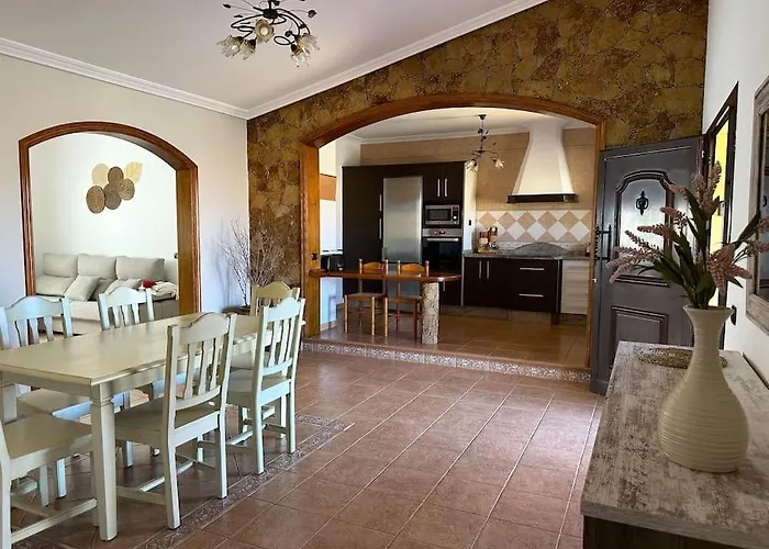 En La Montana Con Piscina En Fuerteventura Villa