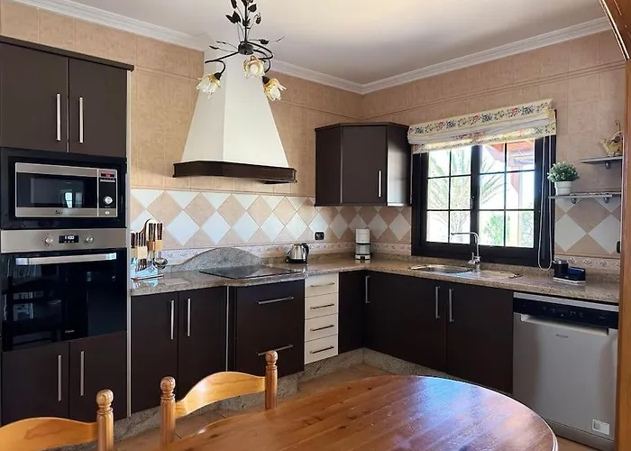 Villa En La Montana Con Piscina En Fuerteventura *