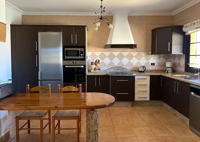 Villa En La Montana Con Piscina En Fuerteventura