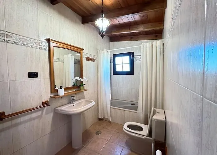 En La Montana Con Piscina En Fuerteventura Villa Gran Tarajal